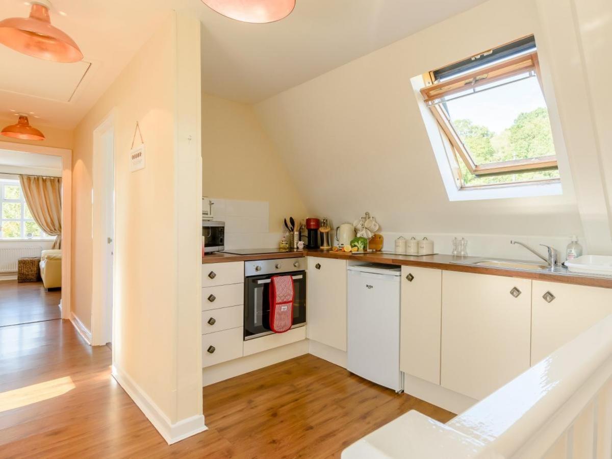 Waters Edge Apartment Ystradgynlais ภายนอก รูปภาพ